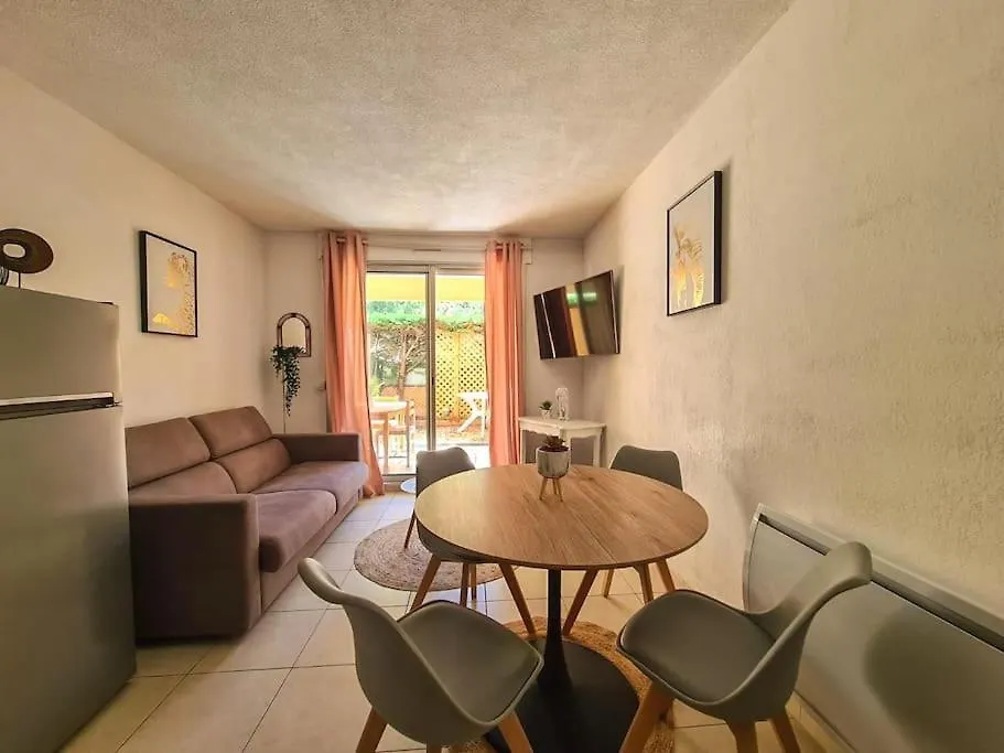 アパート Appartement 5 Couchages + Jardin A 150M Des Plages Saint-Raphaël