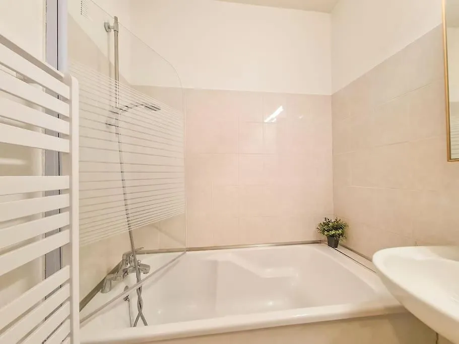 Appartement 5 Couchages + Jardin A 150M Des Plages Saint-Raphaël フランス